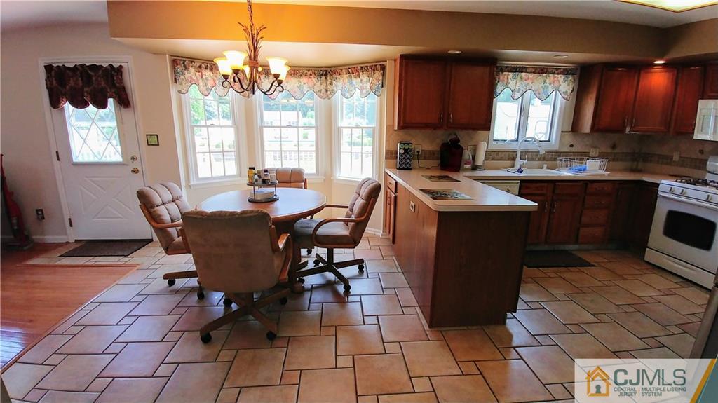 45 Shy Creek Road Pittstown, NJ 08867 - Photo 8 of 25 Gallery Image 8