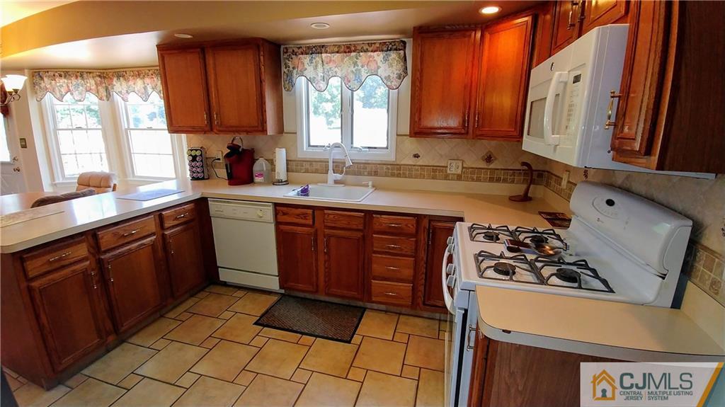 45 Shy Creek Road Pittstown, NJ 08867 - Photo 9 of 25 Gallery Image 9