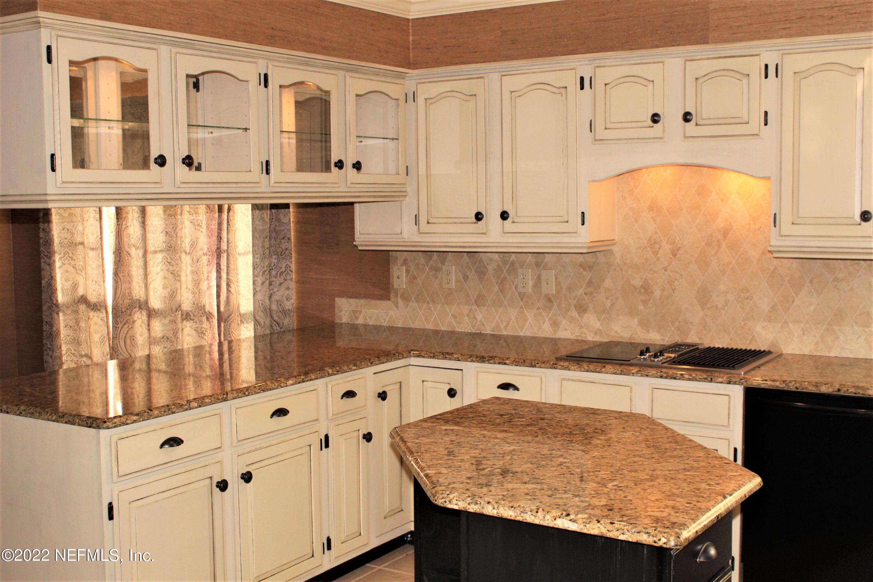 5018 Rivebrook Court Jacksonville, FL 32277 - Photo 6 of 45 Lots of cabinet space