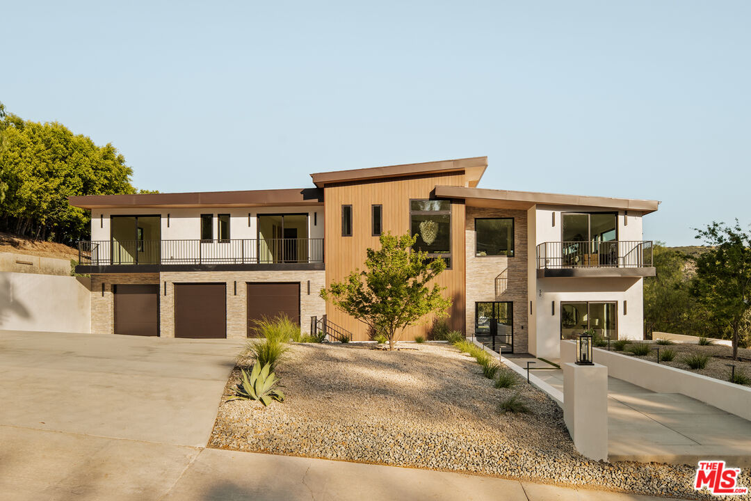 38 Dapplegray Road Bell Canyon, CA 91307 - Photo 3 of 36