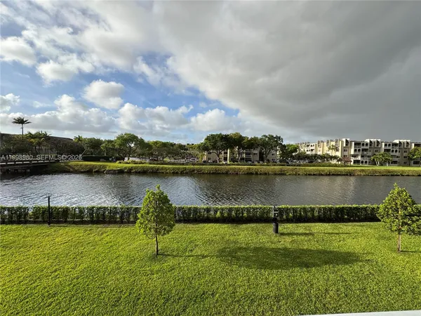 $289,900 | 7787 Southwest 86th Street, Unit E206, Miami, FL 33143