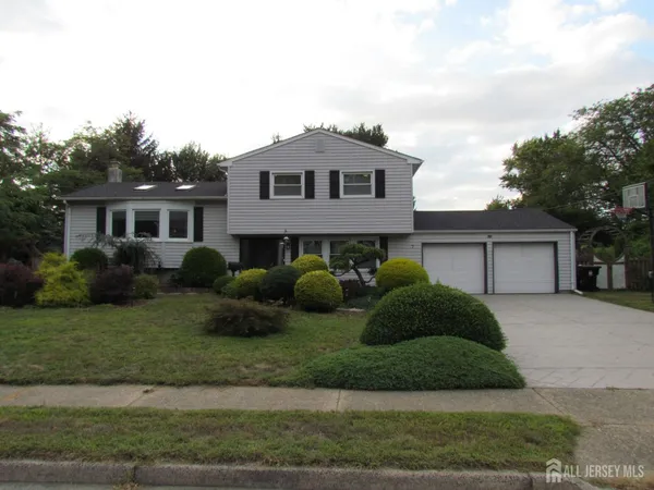 $770,000 | 7 Wellington Road, East Brunswick, NJ 08816