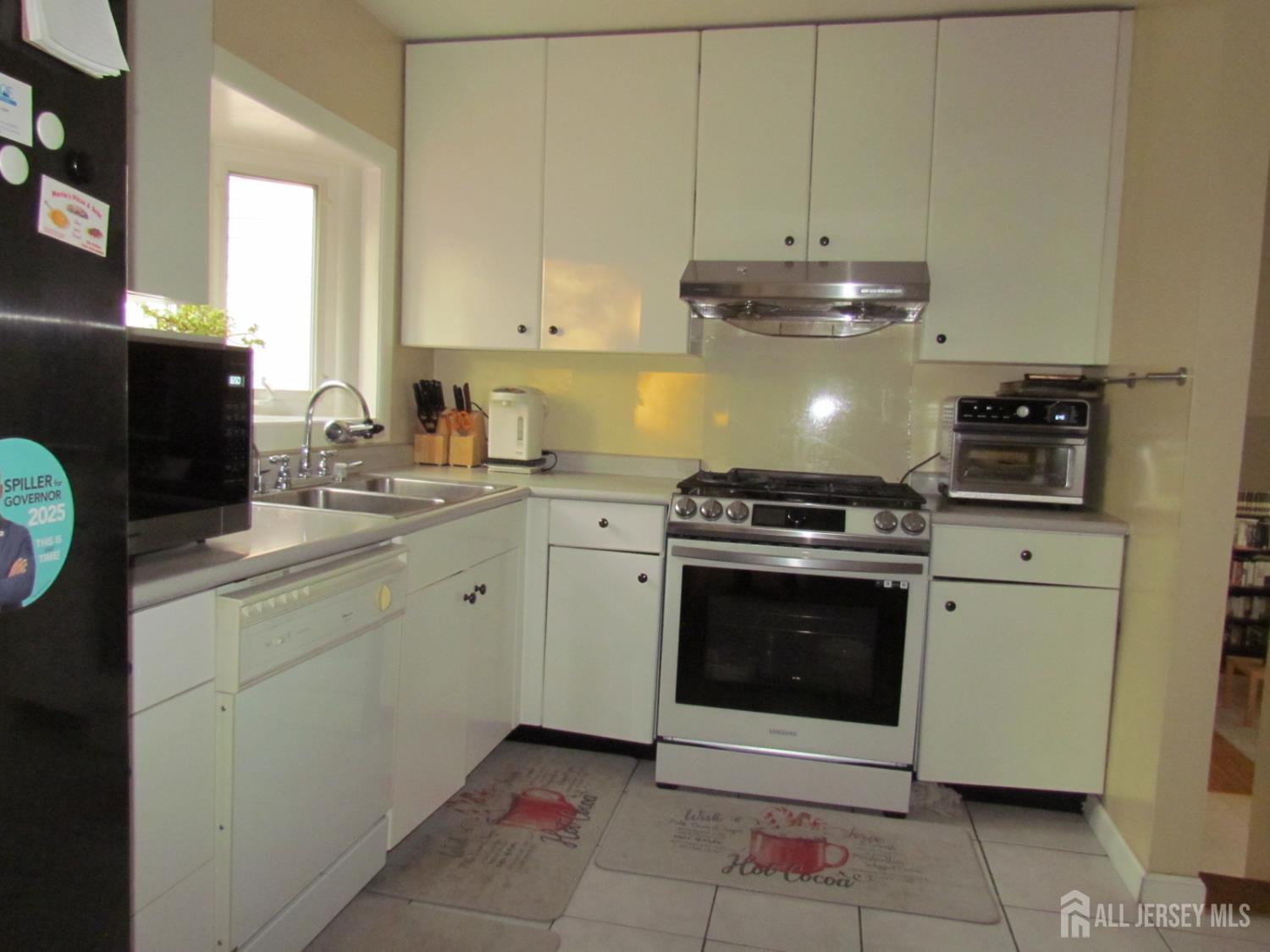 7 Wellington Road East Brunswick, NJ 08816 - Photo 5 of 17