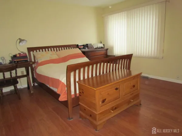 $770,000 | 7 Wellington Road, East Brunswick, NJ 08816