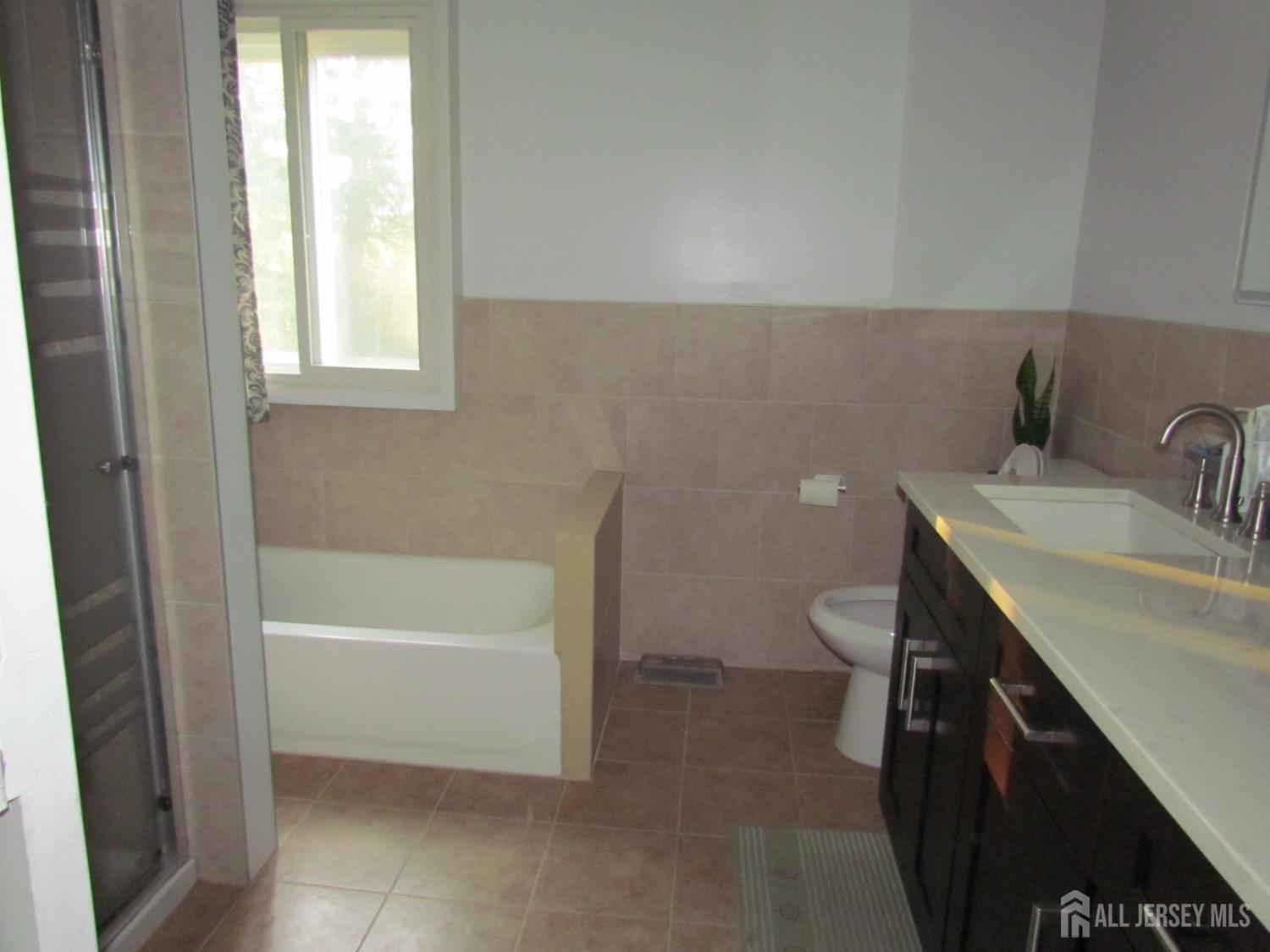 7 Wellington Road East Brunswick, NJ 08816 - Photo 10 of 17