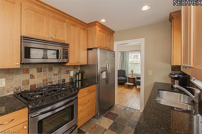 2536 Eaton Road University Heights, OH 44118 - Photo 13 of 21