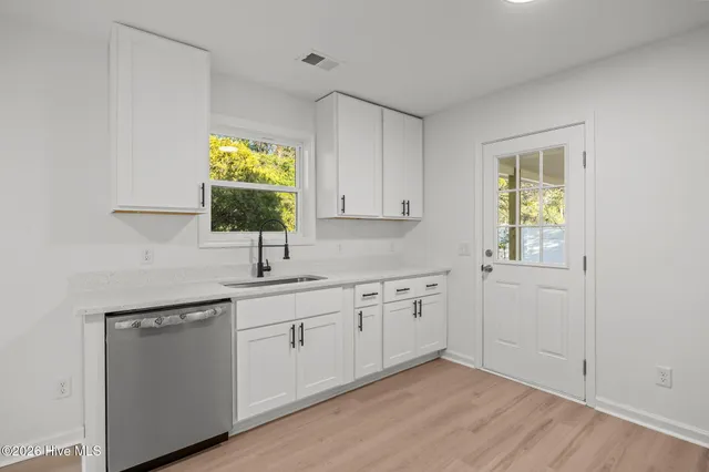 $369,900 | 322 Lancaster Road, Wilmington, NC 28409