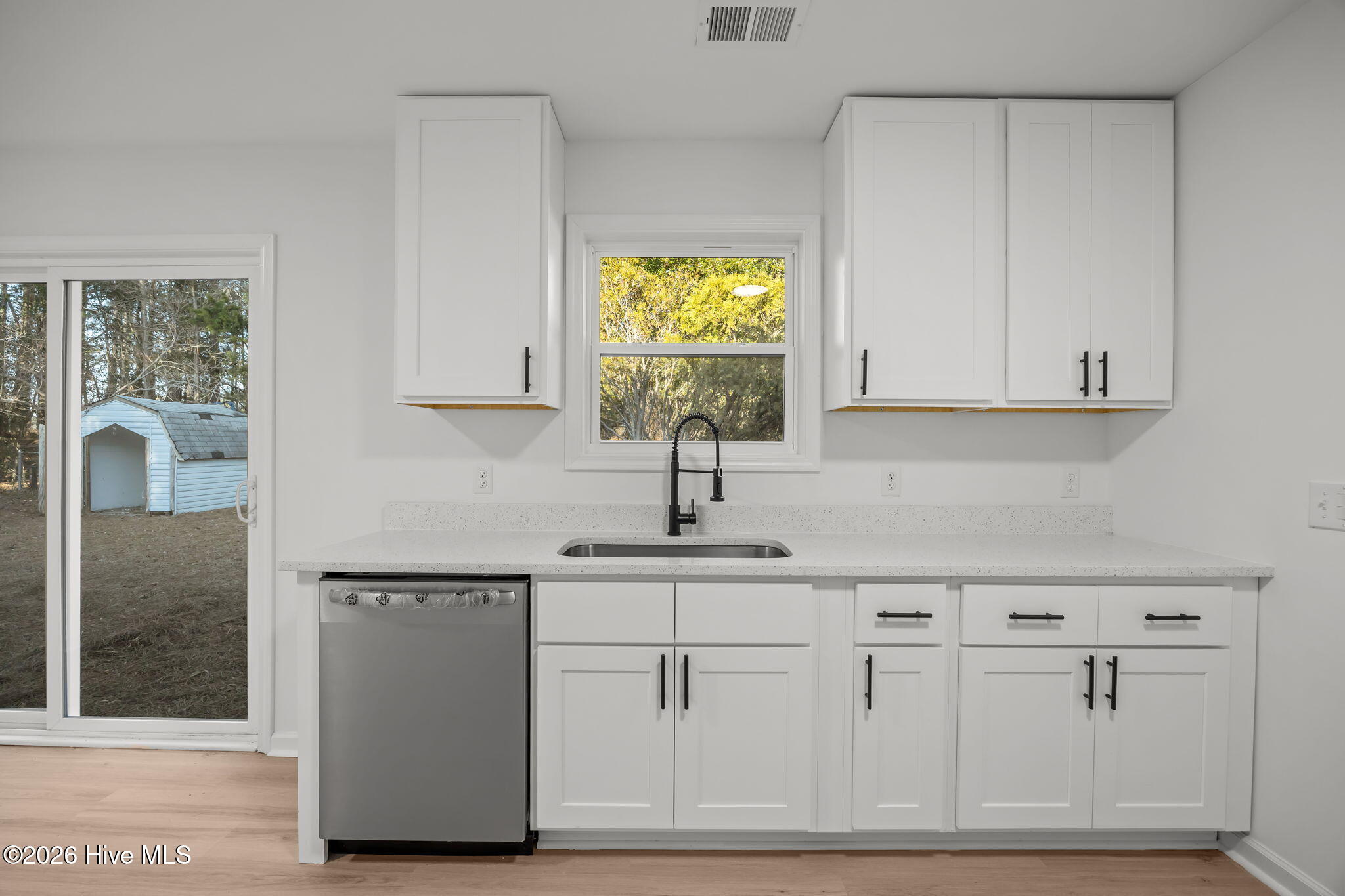 322 Lancaster Road Wilmington, NC 28409 - Photo 5 of 31 36-web-or-mls-IMG_8983