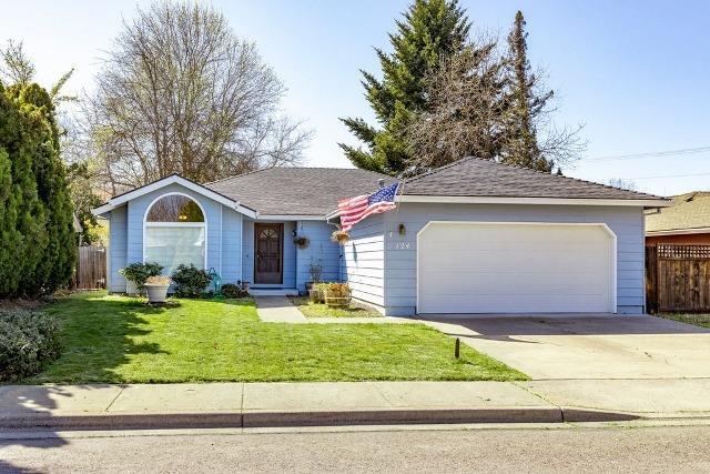 124 Brandon Street Central Point, OR 97502 - Photo 1 of 35 Primary Photo
