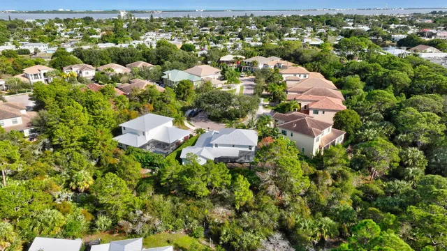 $1,150,000 | 1126 Northeast Post Oak Way, Jensen Beach, FL 34957