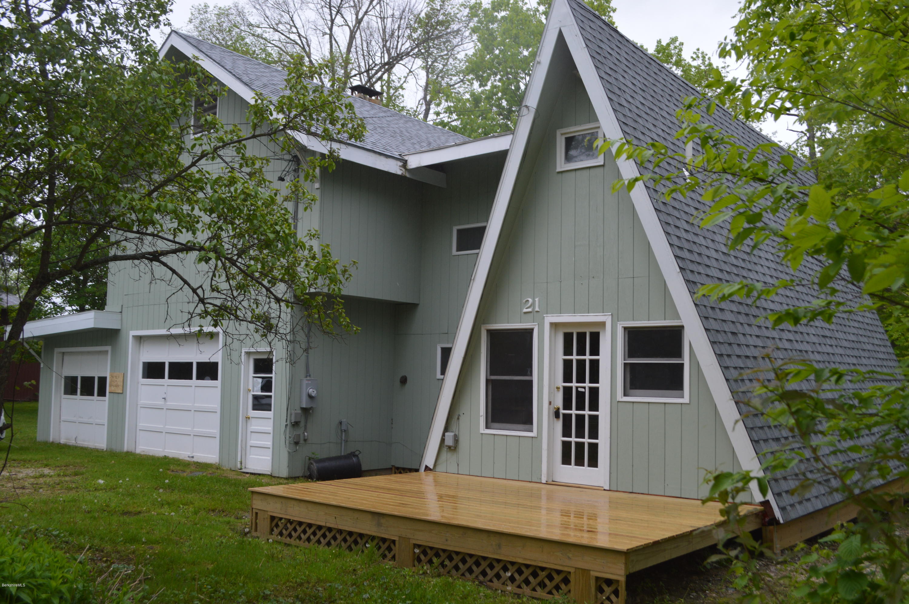 21 Willow Road Richmond, MA 01201 - Photo 1 of 15 front view