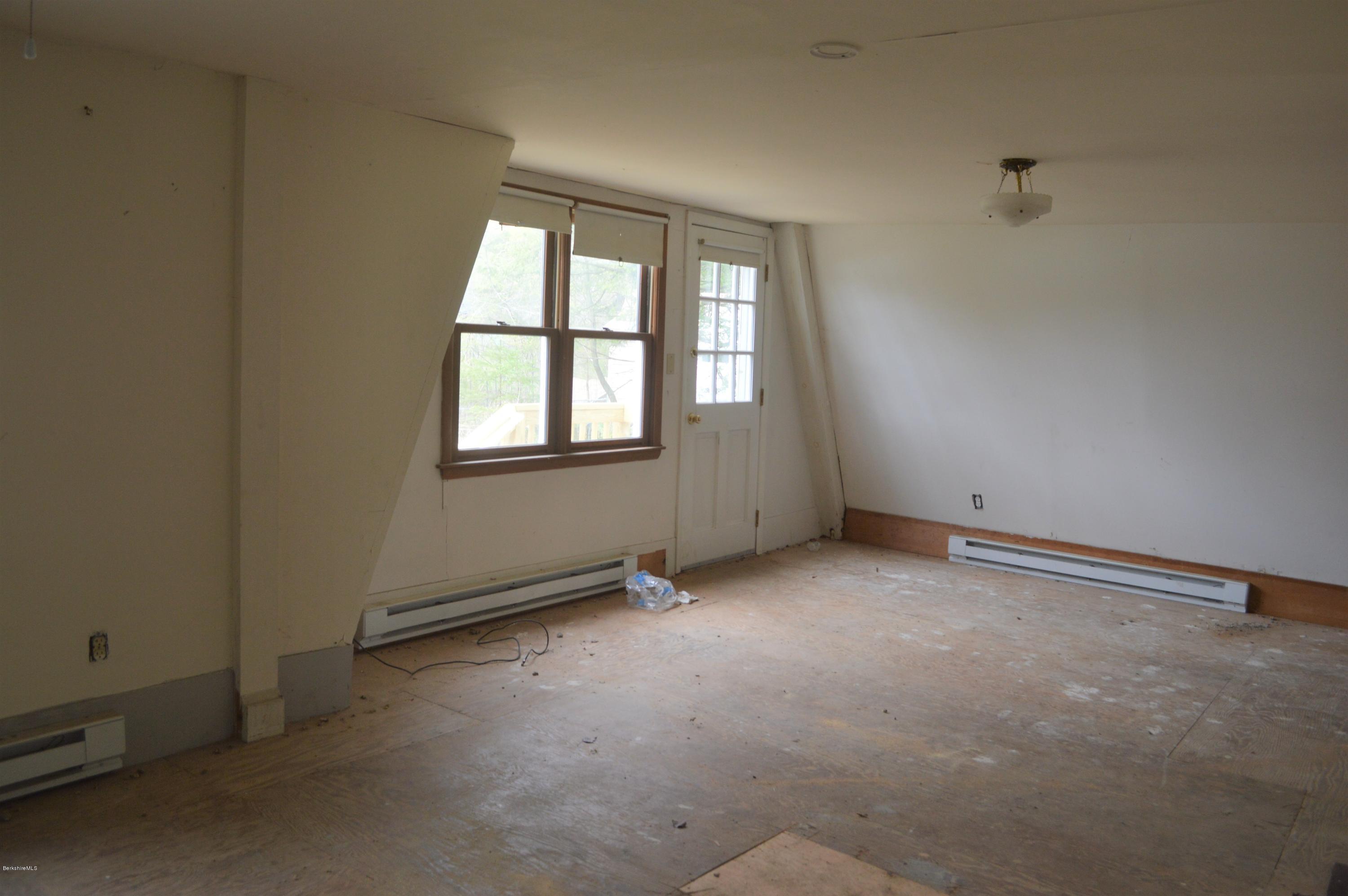21 Willow Road Richmond, MA 01201 - Photo 5 of 15 living area