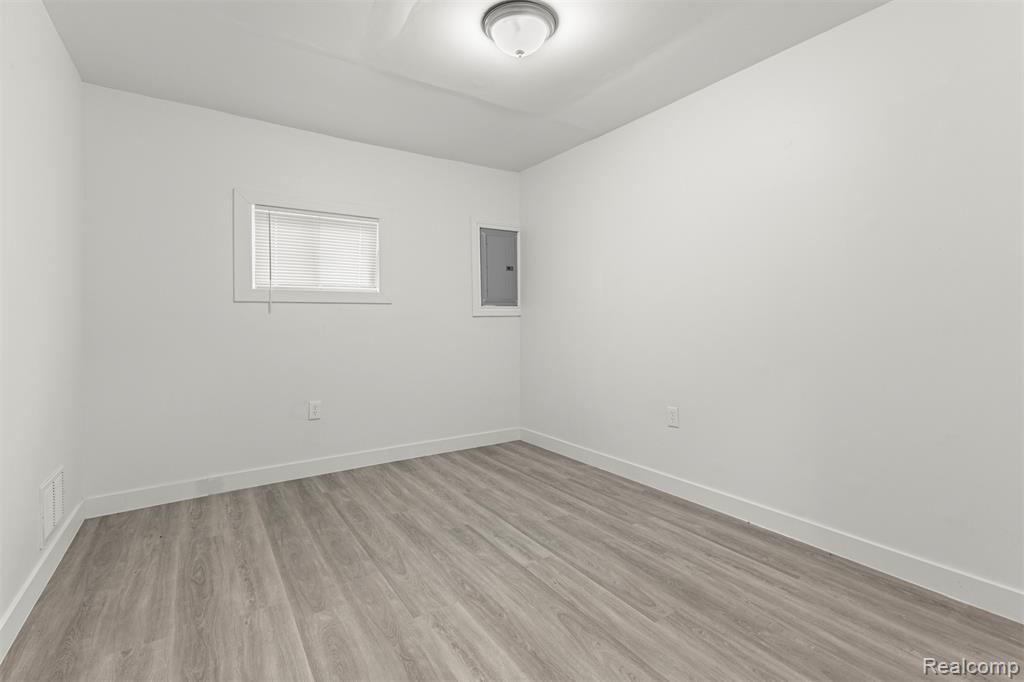 36850 Perry Street Romulus, MI 48174 - Photo 19 of 31