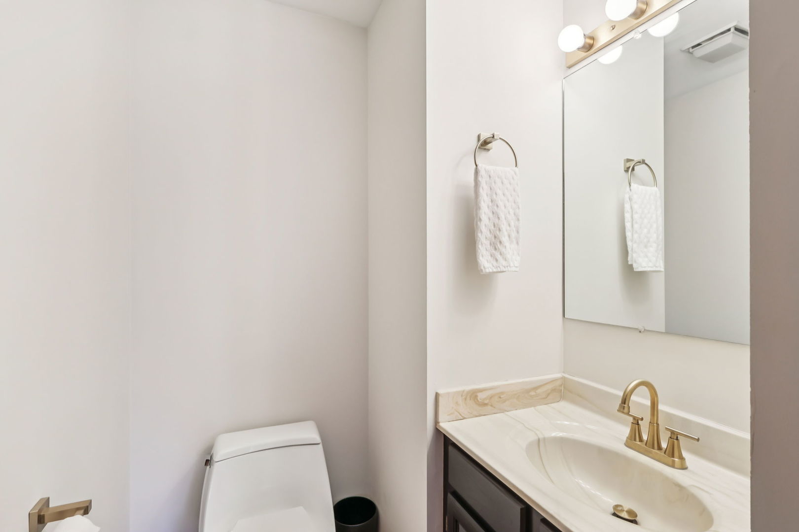 43 Creekside Circle Elgin, IL 60123 - Photo 11 of 28