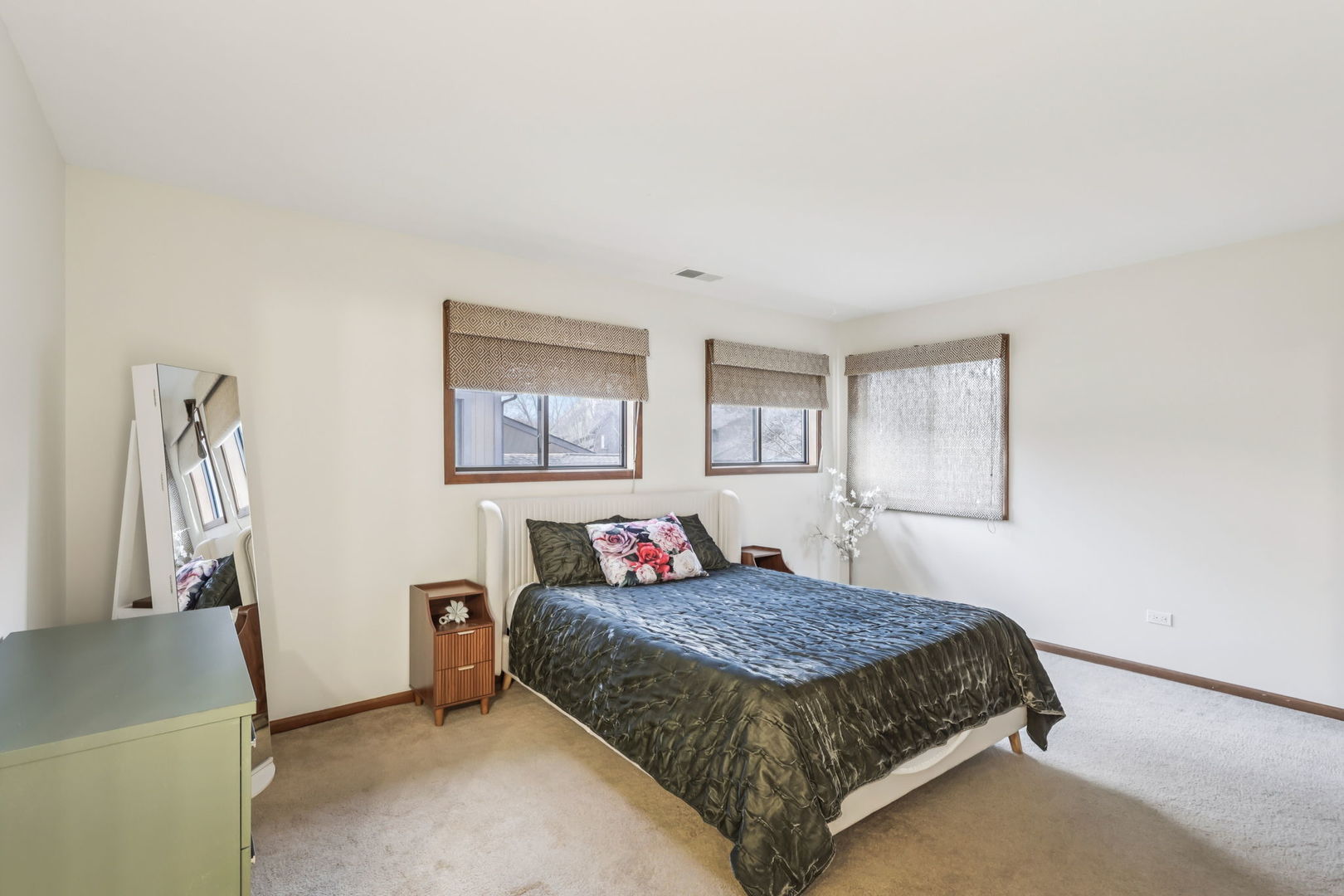 43 Creekside Circle Elgin, IL 60123 - Photo 13 of 28