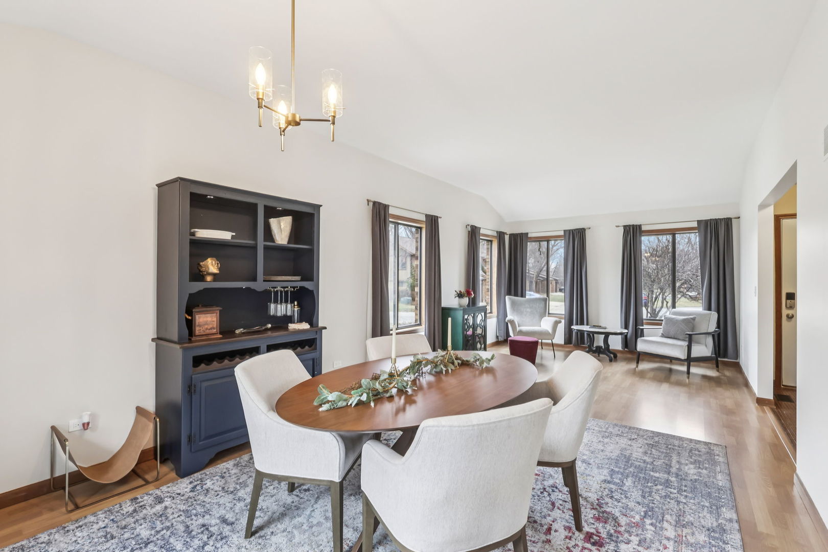 43 Creekside Circle Elgin, IL 60123 - Photo 2 of 28