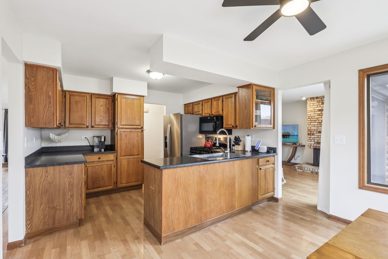 43 Creekside Circle Elgin, IL 60123 - Photo 5 of 28