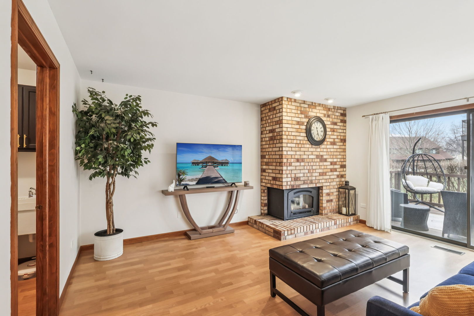 43 Creekside Circle Elgin, IL 60123 - Photo 9 of 28