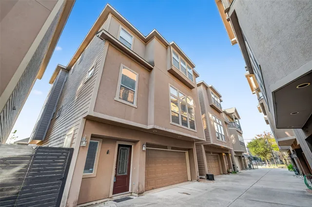 $3,350 | 1002 West 22nd Street, Houston, TX 77008