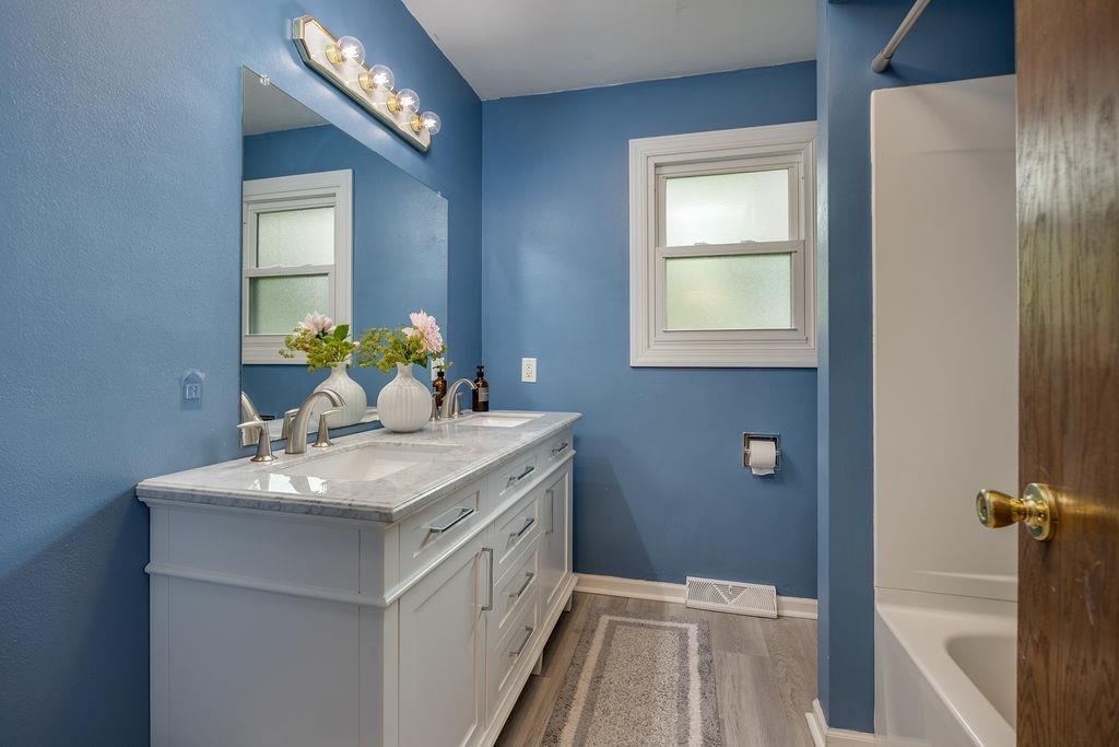305 Raymond Road Waunakee, WI 53597 - Photo 24 of 40