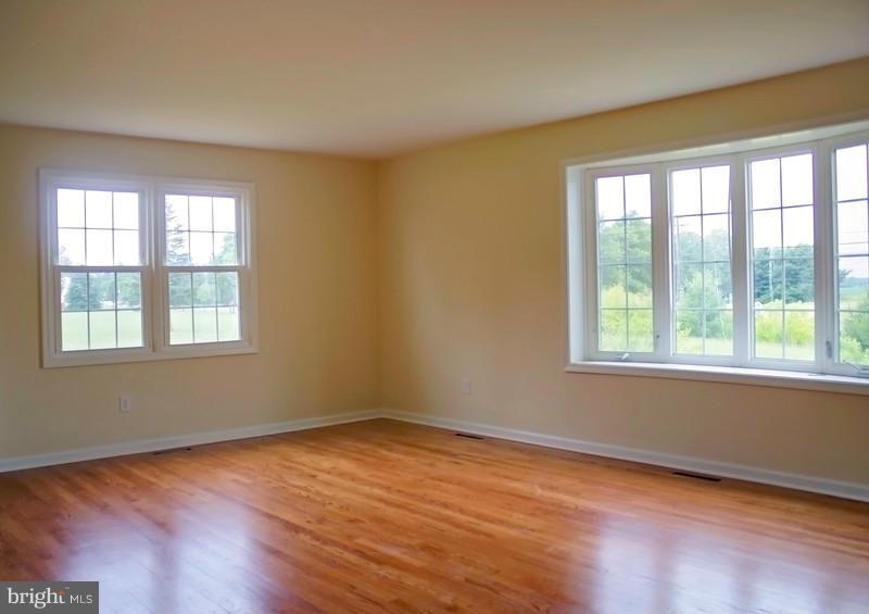2 Ridgeway Drive Ridgely, MD 21660 - Photo 5 of 21 Living Room
