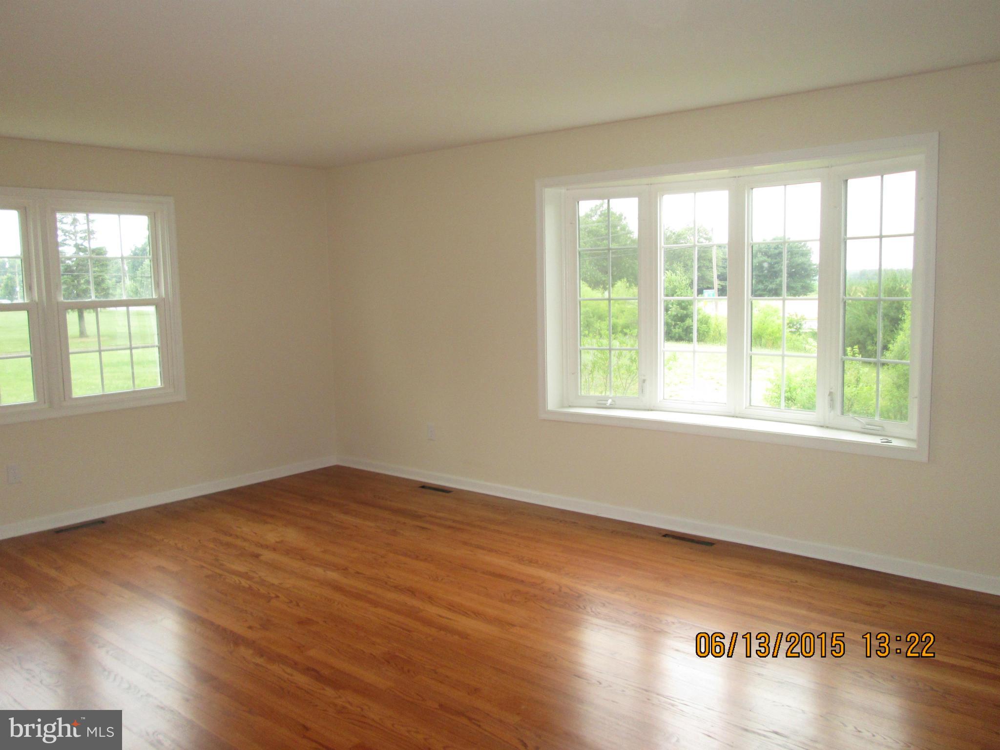 2 Ridgeway Drive Ridgely, MD 21660 - Photo 6 of 21 Living Room