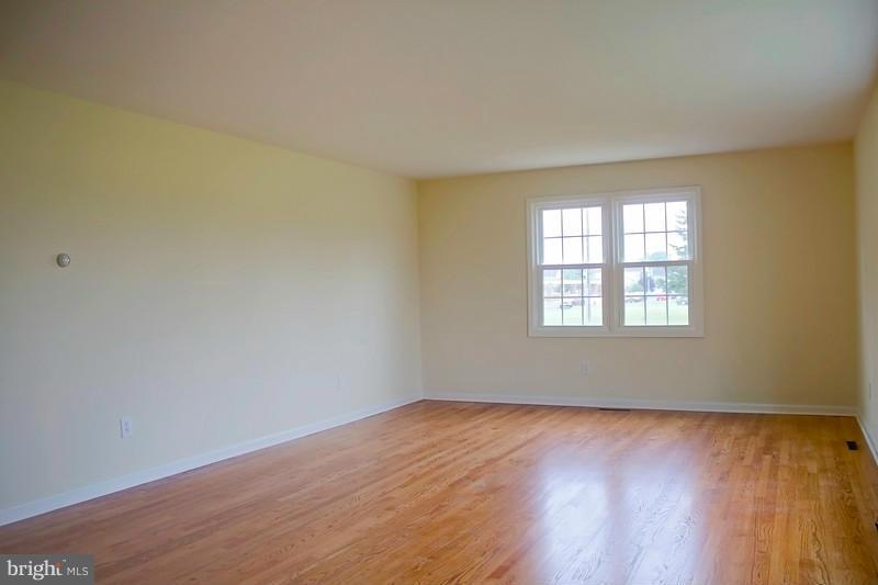 2 Ridgeway Drive Ridgely, MD 21660 - Photo 8 of 21 Living Room