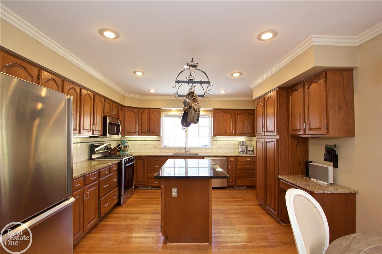 1147 Harvard Road Grosse Pointe, MI 48230 - Photo 22 of 48 31342989-21.JPG