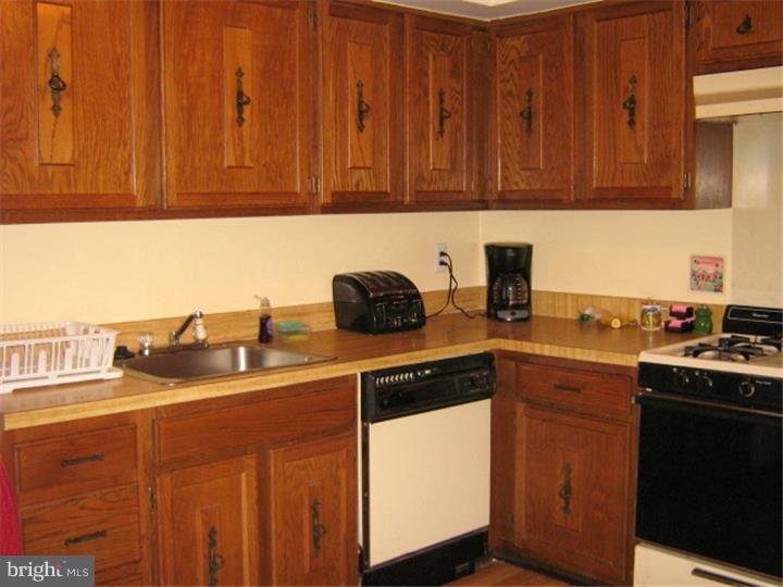 64004 Delaire Landing Road, Unit 4 Philadelphia, PA 19114 - Photo 9 of 23 Gallery Image 9