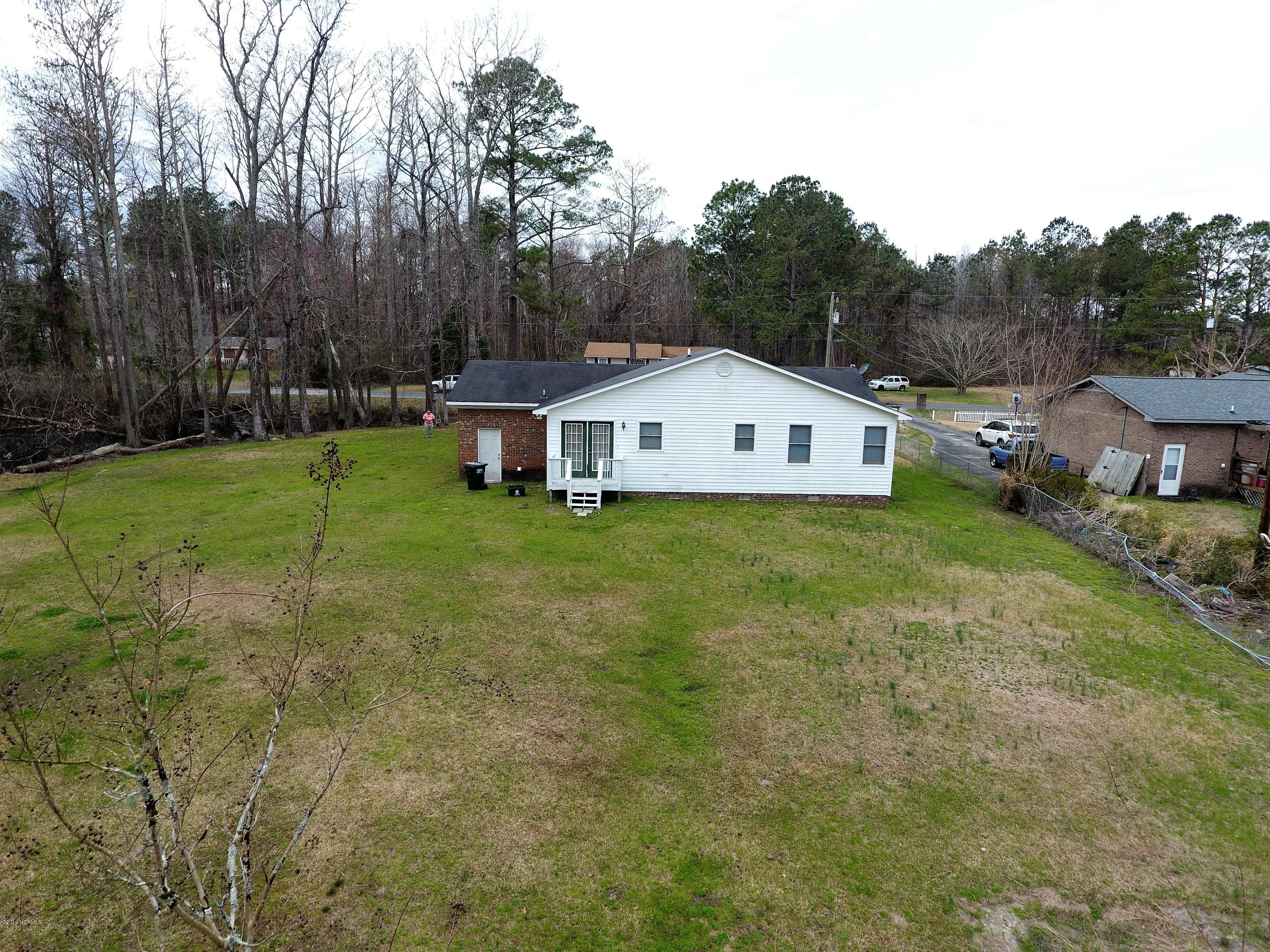 853 Perrytown Road New Bern, NC 28562 - Photo 4 of 27 Back view