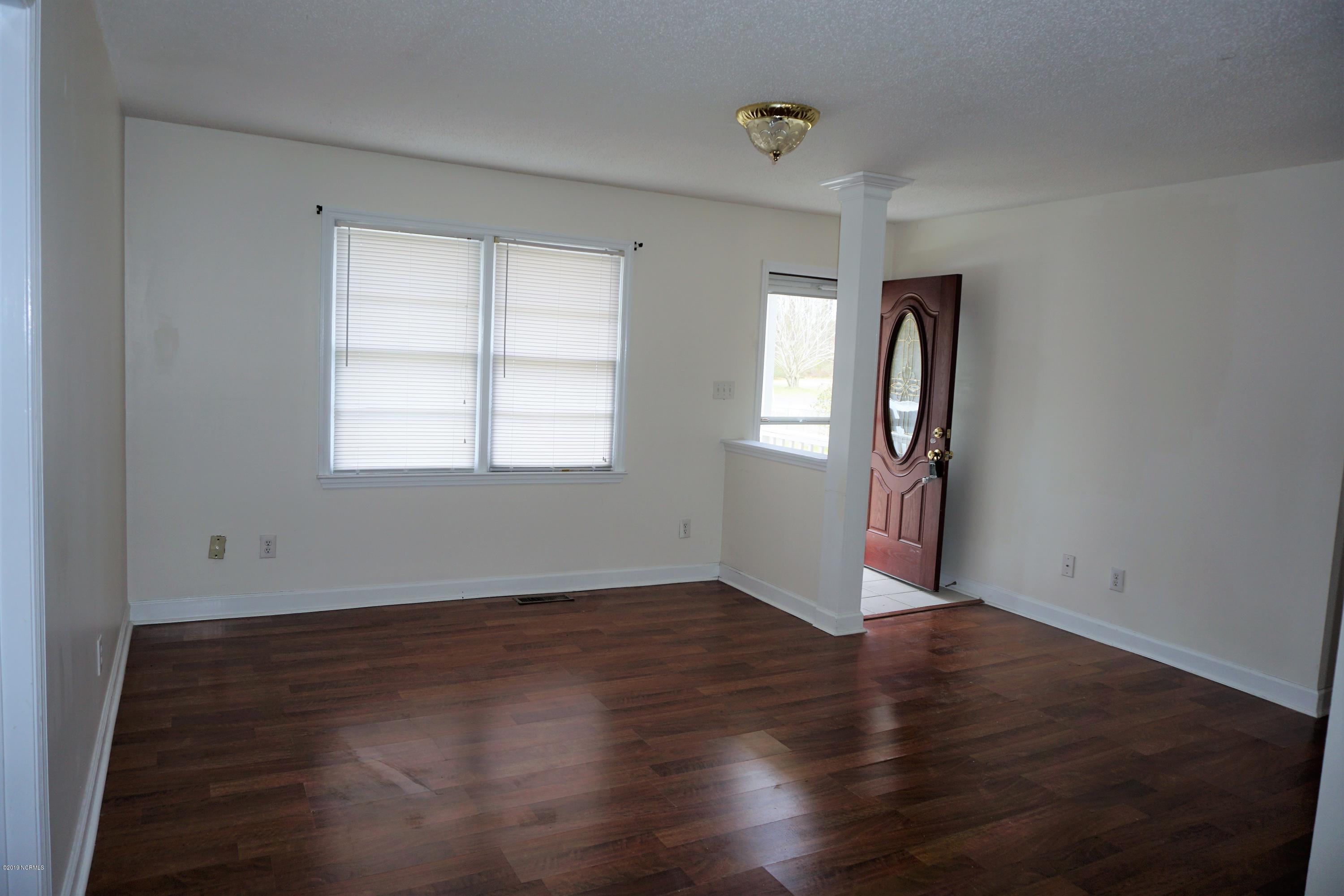 853 Perrytown Road New Bern, NC 28562 - Photo 7 of 27 Entrance