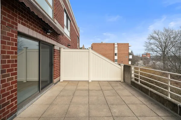 $4,900 | 199 Coolidge Avenue, Unit 113, Watertown, MA 02472