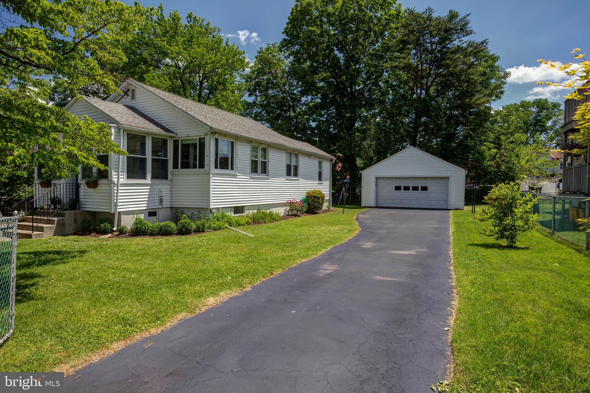722 Rively Avenue Darby, PA 19023 - Photo 2 of 34 Gallery Image 2