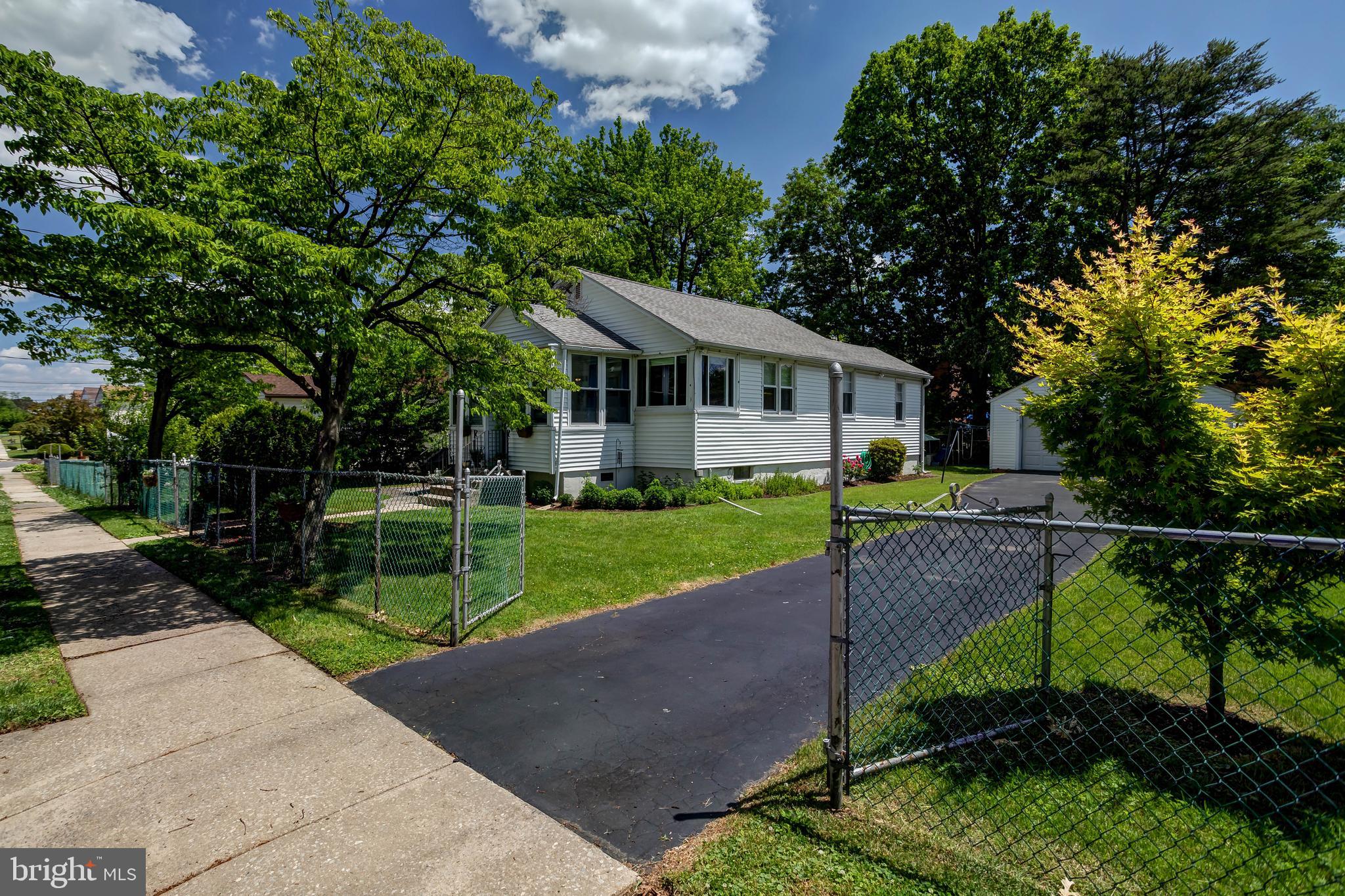 722 Rively Avenue Darby, PA 19023 - Photo 3 of 34 Gallery Image 3