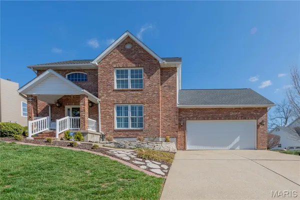 $370,000 | 209 Hickory Drive, Bethalto, IL 62010