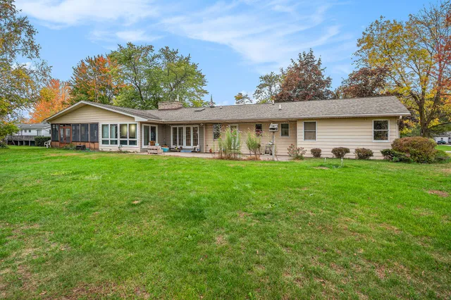 $320,000 | 2749 8 Mile Road, Auburn, MI 48611