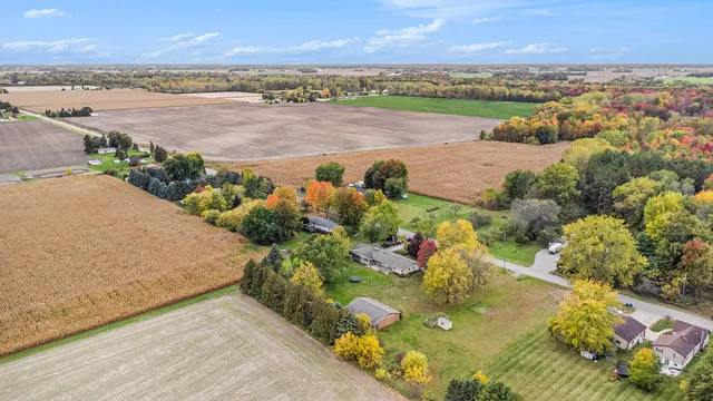 $320,000 | 2749 8 Mile Road, Auburn, MI 48611