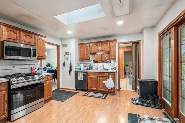 $320,000 | 2749 8 Mile Road, Auburn, MI 48611