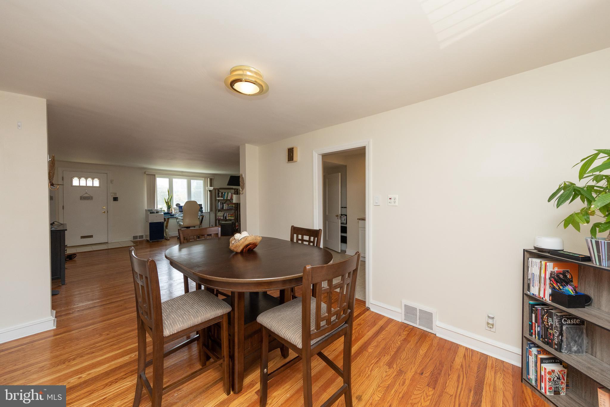 507 Vernon Road Philadelphia, PA 19119 - Photo 10 of 26 Gallery Image 10