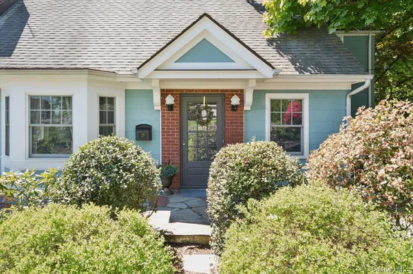 $880,000 | 29 McKinley Place, Ardsley, NY 10502