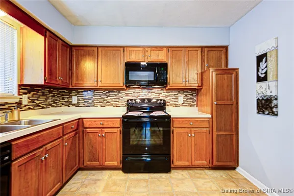 $193,000 | 1710 Charlestown New Albany Road, Unit 59, Jeffersonville, IN 47130