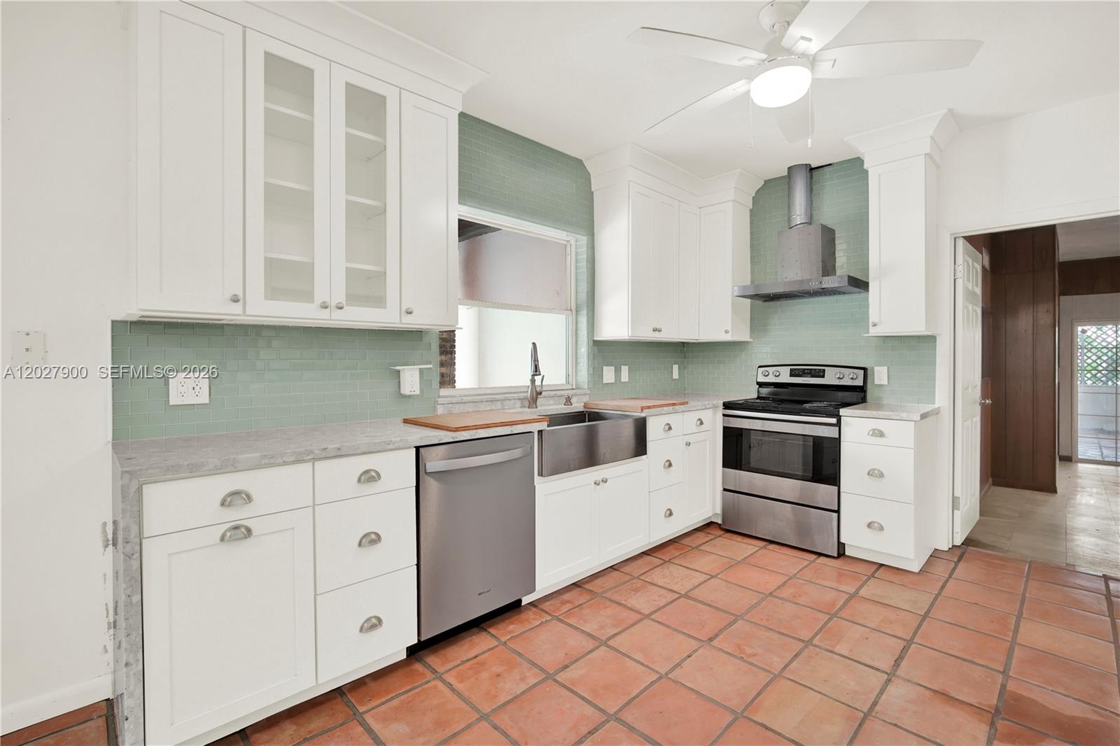 6980 Southwest 104th Street Pinecrest, FL 33156 - Photo 6 of 42