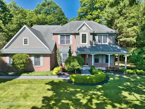 $760,000 | 10 Whitestone Way, Bethlehem, NY 12159