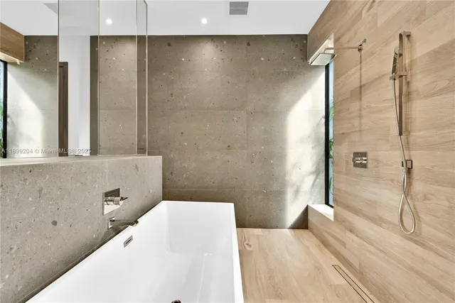 a view of entryway and hall