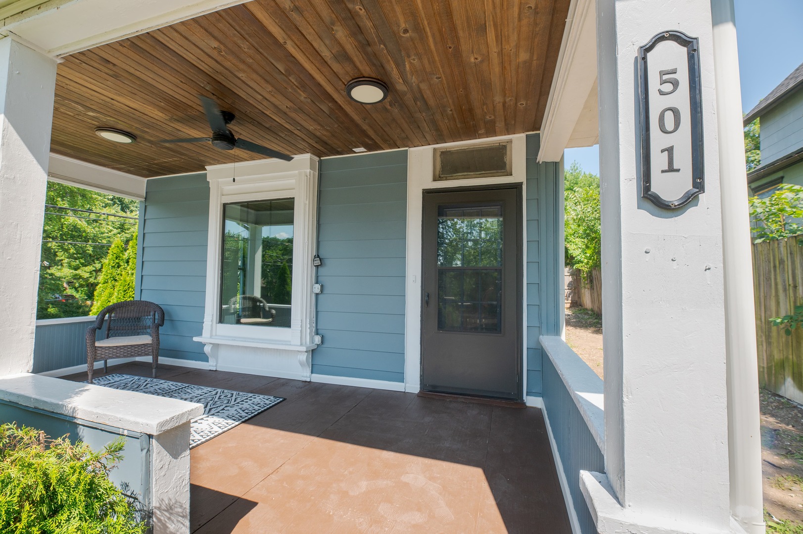 501 Raymond Street Elgin, IL 60120 - Photo 4 of 17