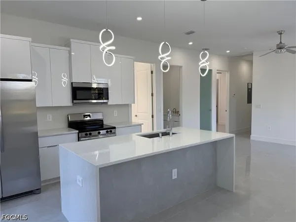 $1,800 | 207 West 15th Street, Lehigh Acres, FL 33972