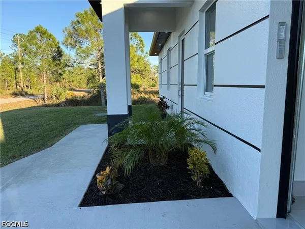$1,800 | 207 West 15th Street, Lehigh Acres, FL 33972