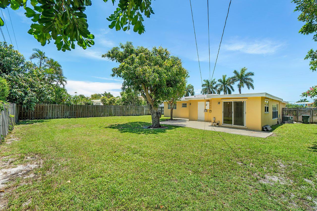 399 Northeast 28th Street Boca Raton, FL 33431 - Photo 22 of 24 023-399NE28thSt-BocaRaton-FL-small