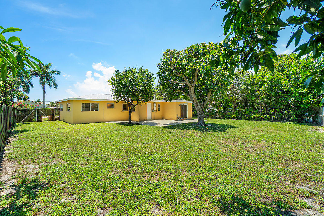 399 Northeast 28th Street Boca Raton, FL 33431 - Photo 23 of 24 024-399NE28thSt-BocaRaton-FL-small