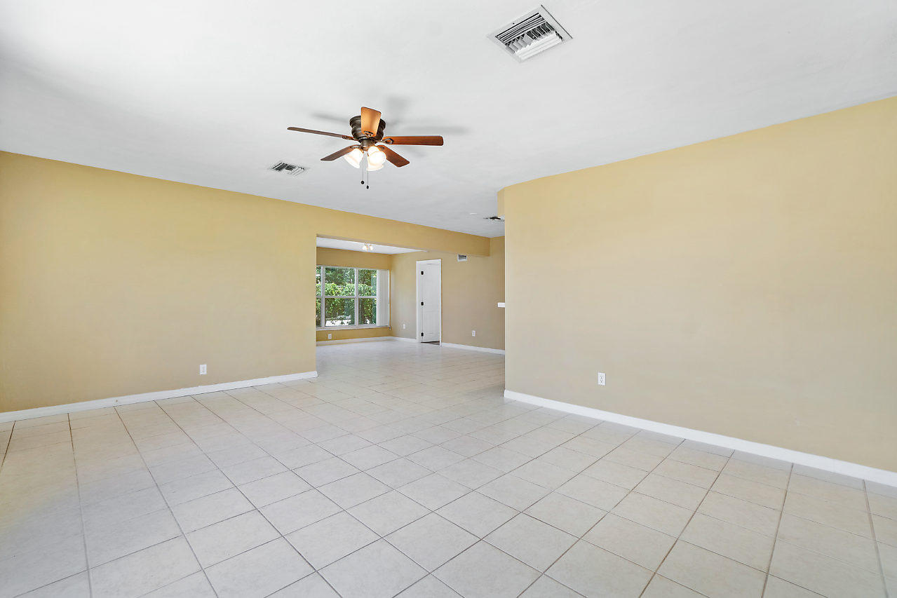 399 Northeast 28th Street Boca Raton, FL 33431 - Photo 5 of 24 006-399NE28th